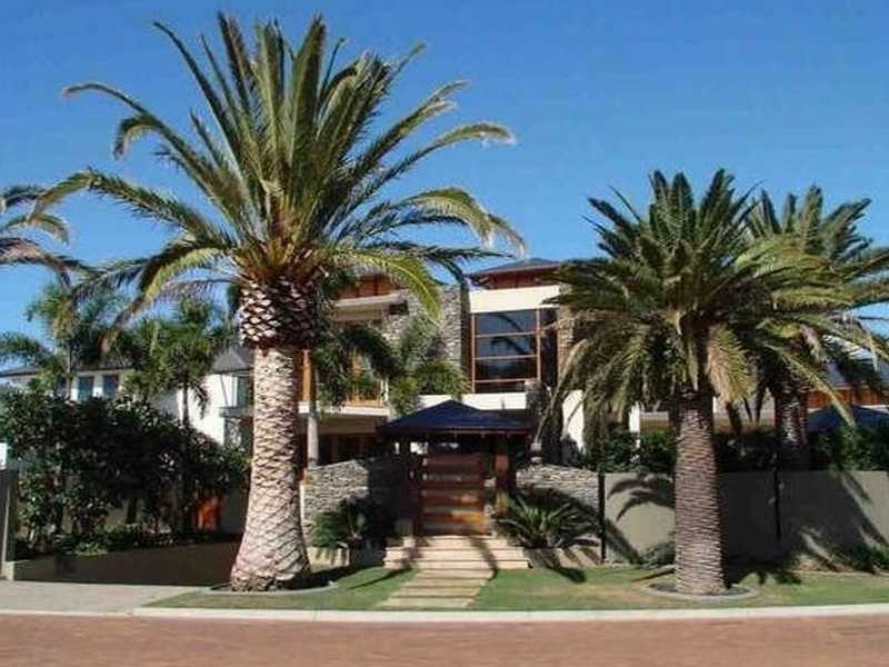 Sovereign Islands QLD 4216